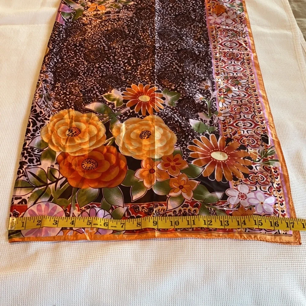 Woman’s Floral Square Scarf Wrap Multicolored